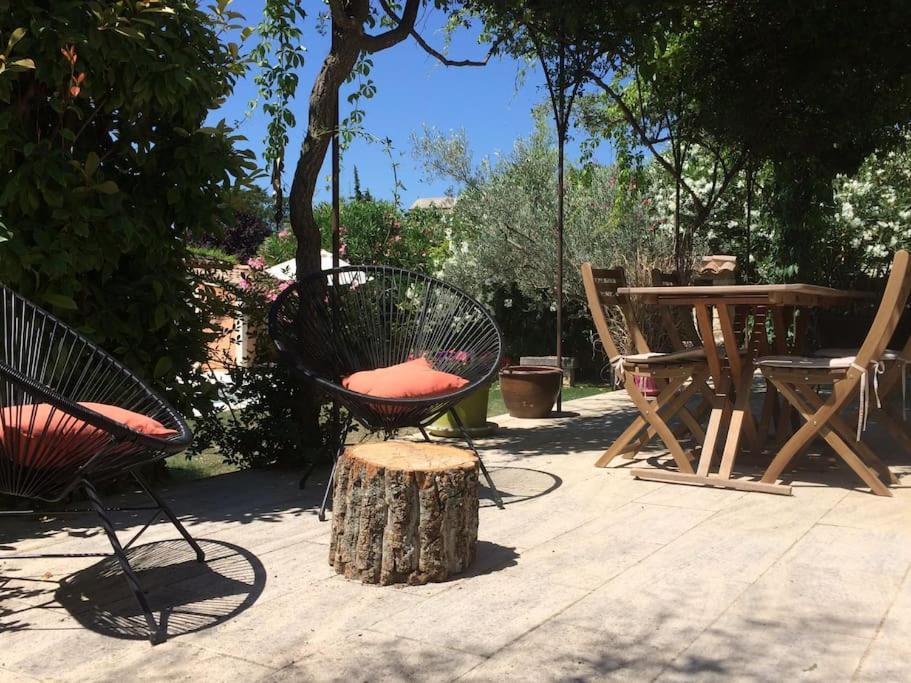 Belle maison provençale au pied du Mont Ventoux Caromb Extérieur photo