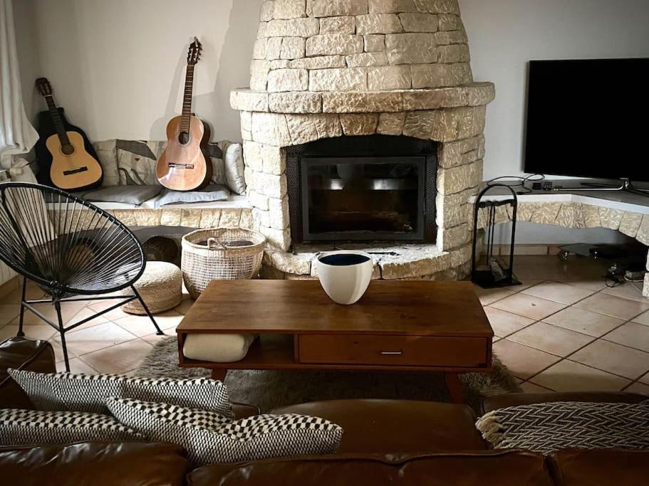 Belle maison provençale au pied du Mont Ventoux Caromb Extérieur photo